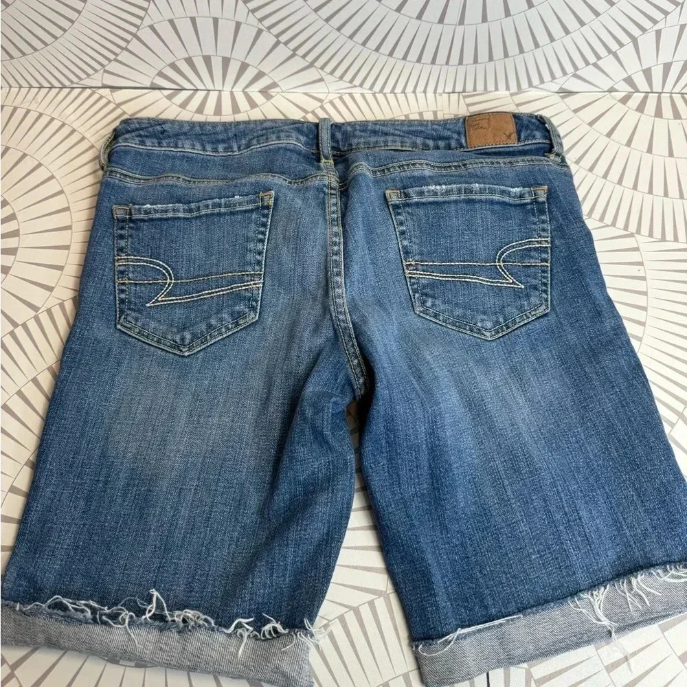 American Eagle Women’s Jean Shorts Size 8 Cuffed Hem Inseam‎ 8 inches - Picture 4 of 5